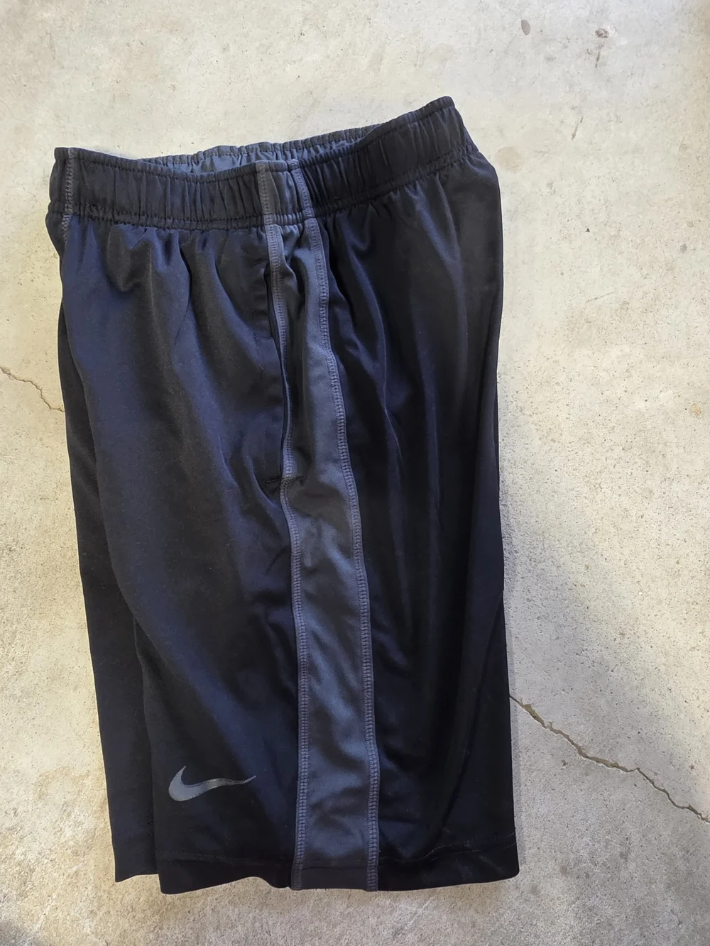 Boys Nike Dri-FIT Black Athletic Shorts Size Small